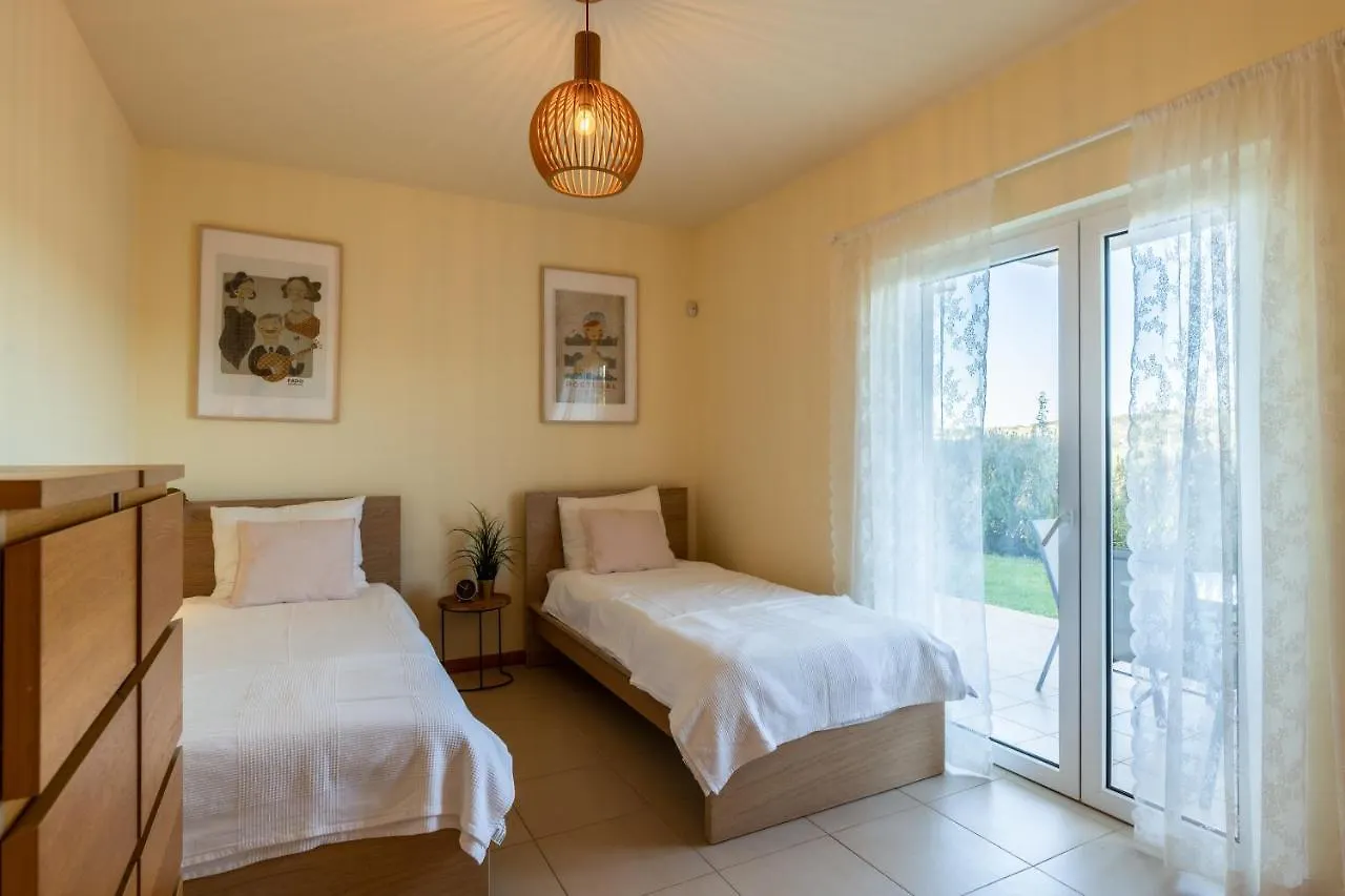 Casa Laranja, Aromas Burgau Apartment 0*,